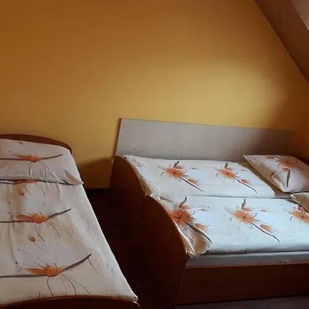 Quarto em Acomodações Particulares Goscinne *